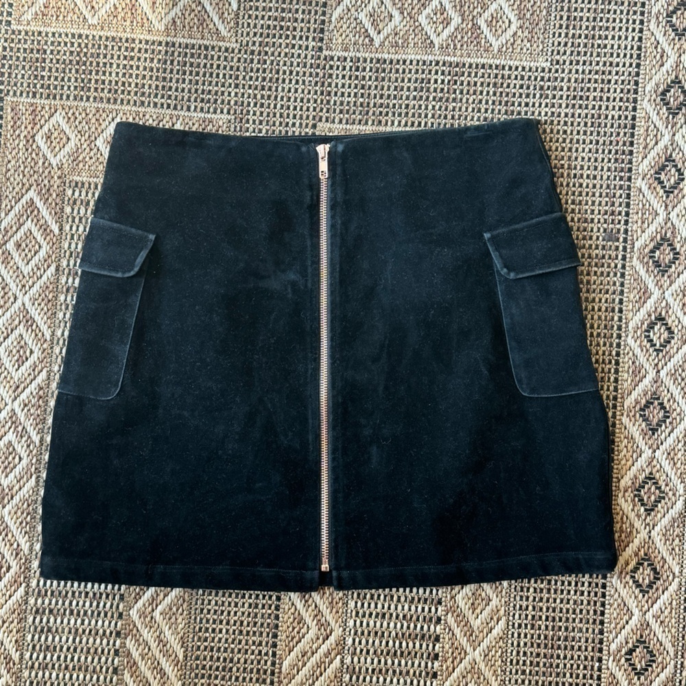 MINKPINK Aston Black Faux Suede Mini Skirt Size Medium